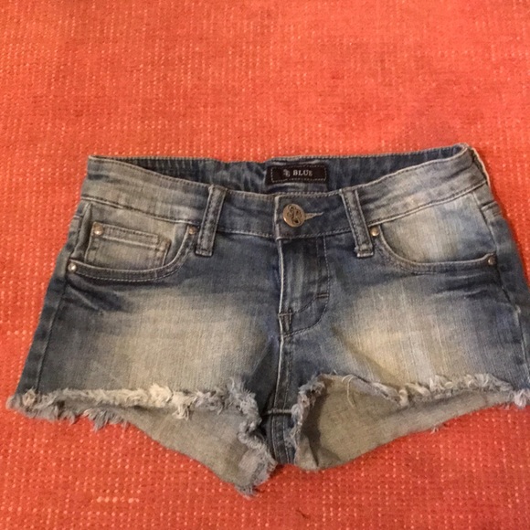 light blue short jeans